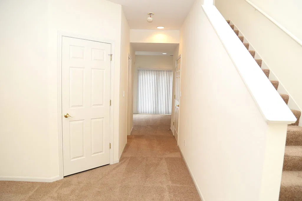 2 bed, 1500 sqft, $1,500 — Photo 2