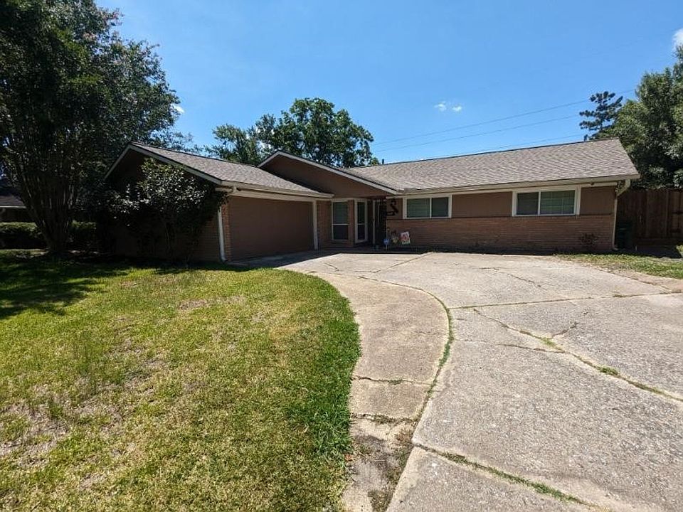1st image of 5207 Trail Lake Dr