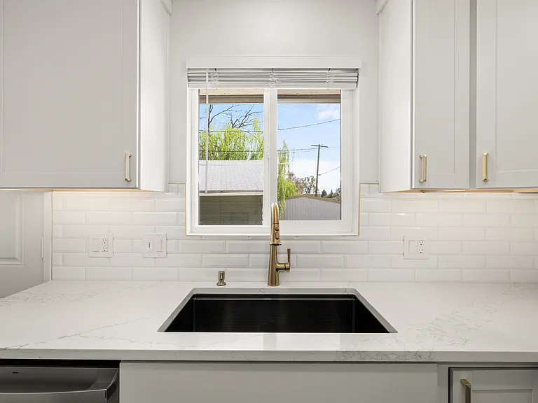 3205 W Anderson St — Photo 10