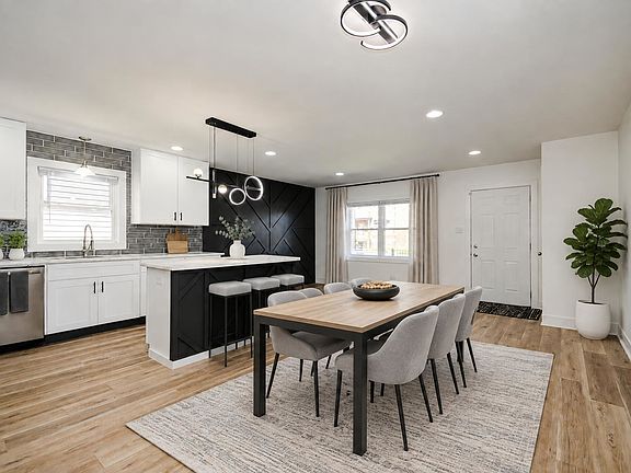 3rd image of 1005 W 103rd St