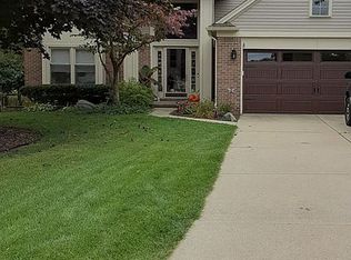 7320 Willow Oak Dr, West Bloomfield, MI