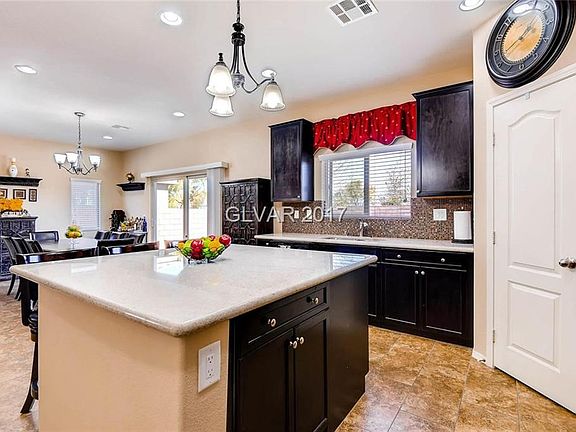 3rd image of 7618 Phoenix Peak St
