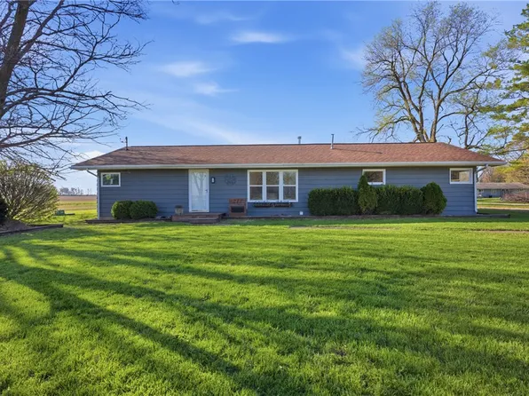 211 E Ashmore St, Ashmore, IL 61912