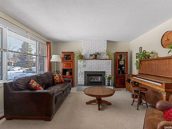 4th image of 69 Albany Cres