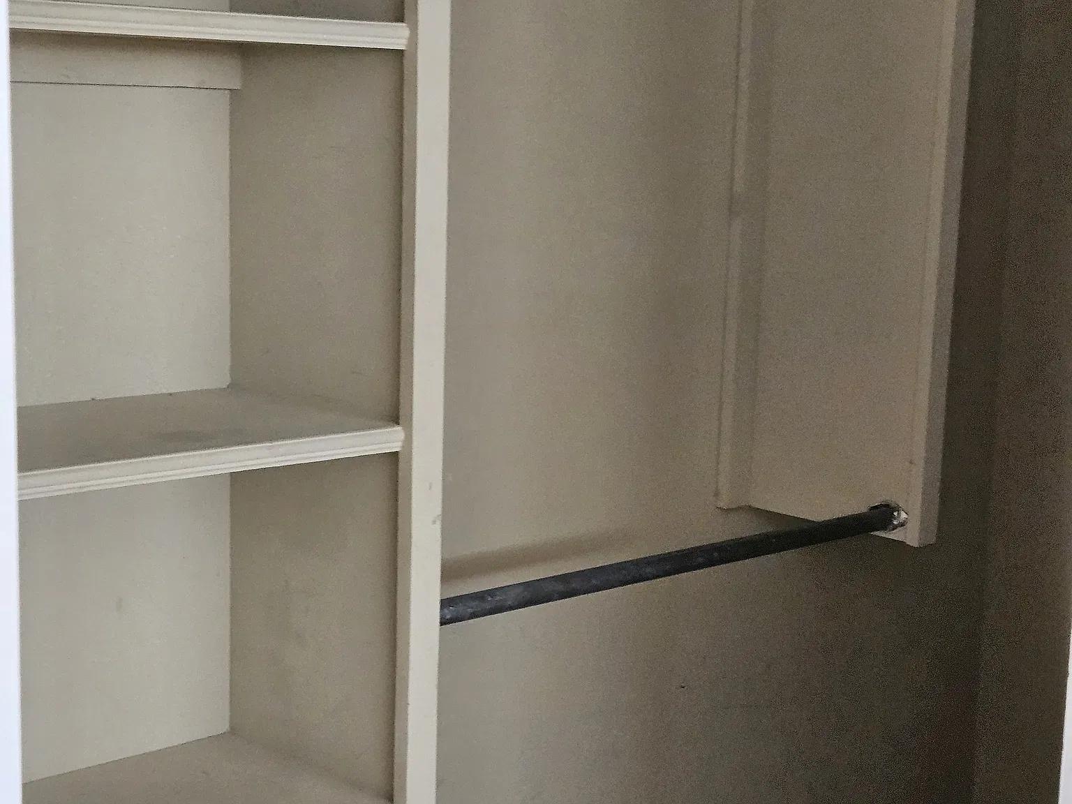 2 bed, 1000 sqft, $1,300 — Photo 4