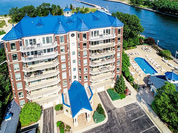2nd image of 200 Lake St Unit 6B