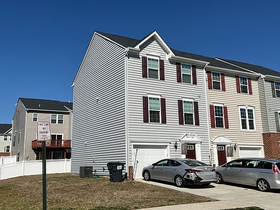3rd image of 220 Streamview Dr