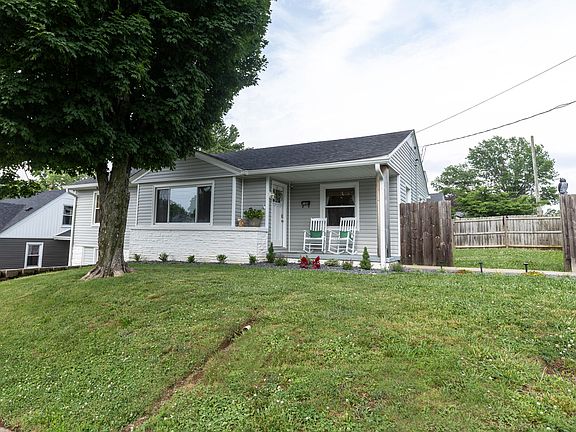 3rd image of 123 Ballard St