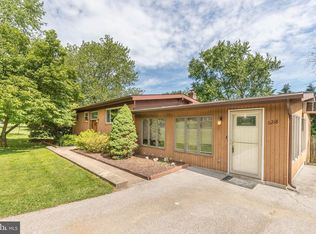 6218 Rolling View Dr, Eldersburg, MD 21784
