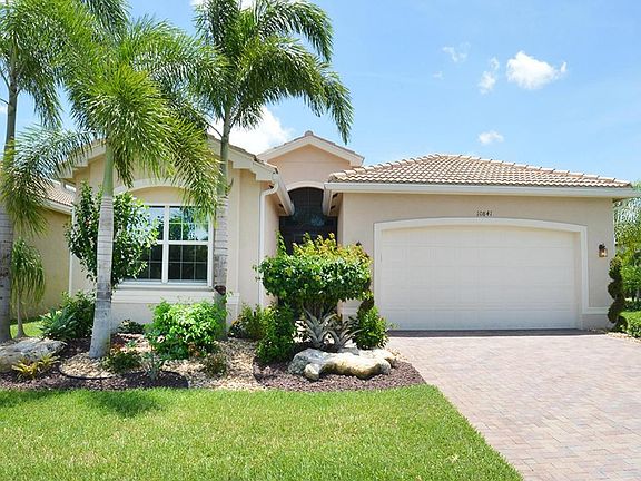 Home For Sale In Valencia Reserve