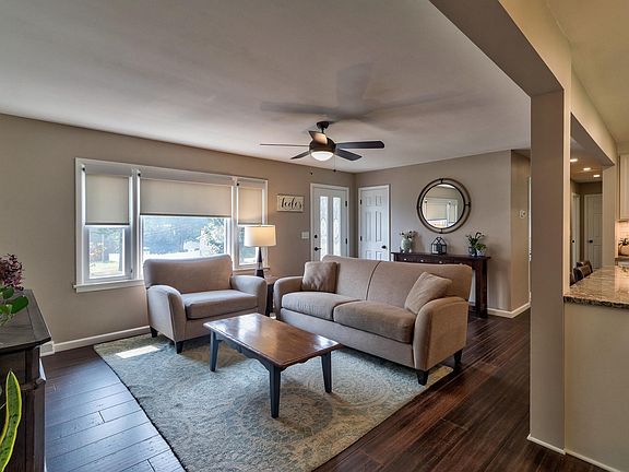 5th image of 1514 Brookdale Dr