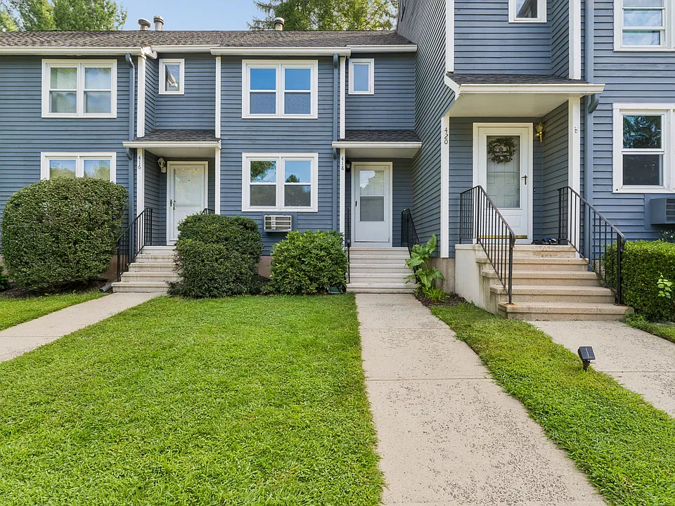 418 Greens Loop