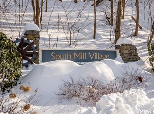 95 S Mill Dr #95, South Glastonbury, CT 06073