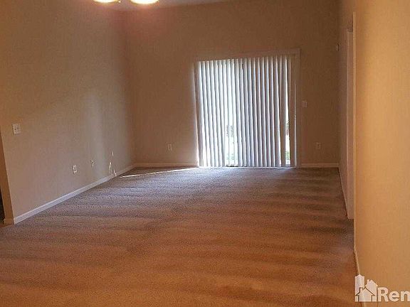 5th image of 7043 Deer Lodge Cir Unit 104