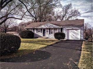 6510 Switzer Ln, Shawnee, KS 66203
