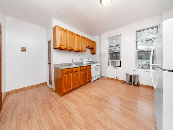 32-14 41st Street image 1 of 8