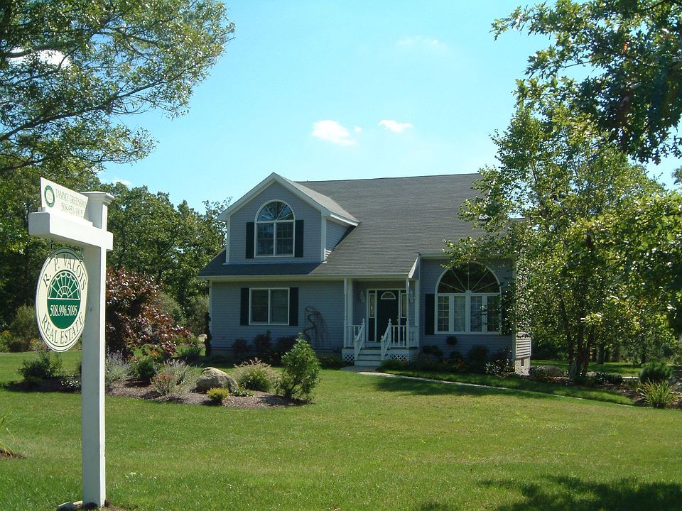 Beautiful Mature Landscaping