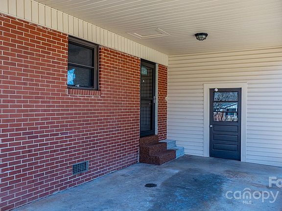 2nd image of 2546 Holly Hills Ave