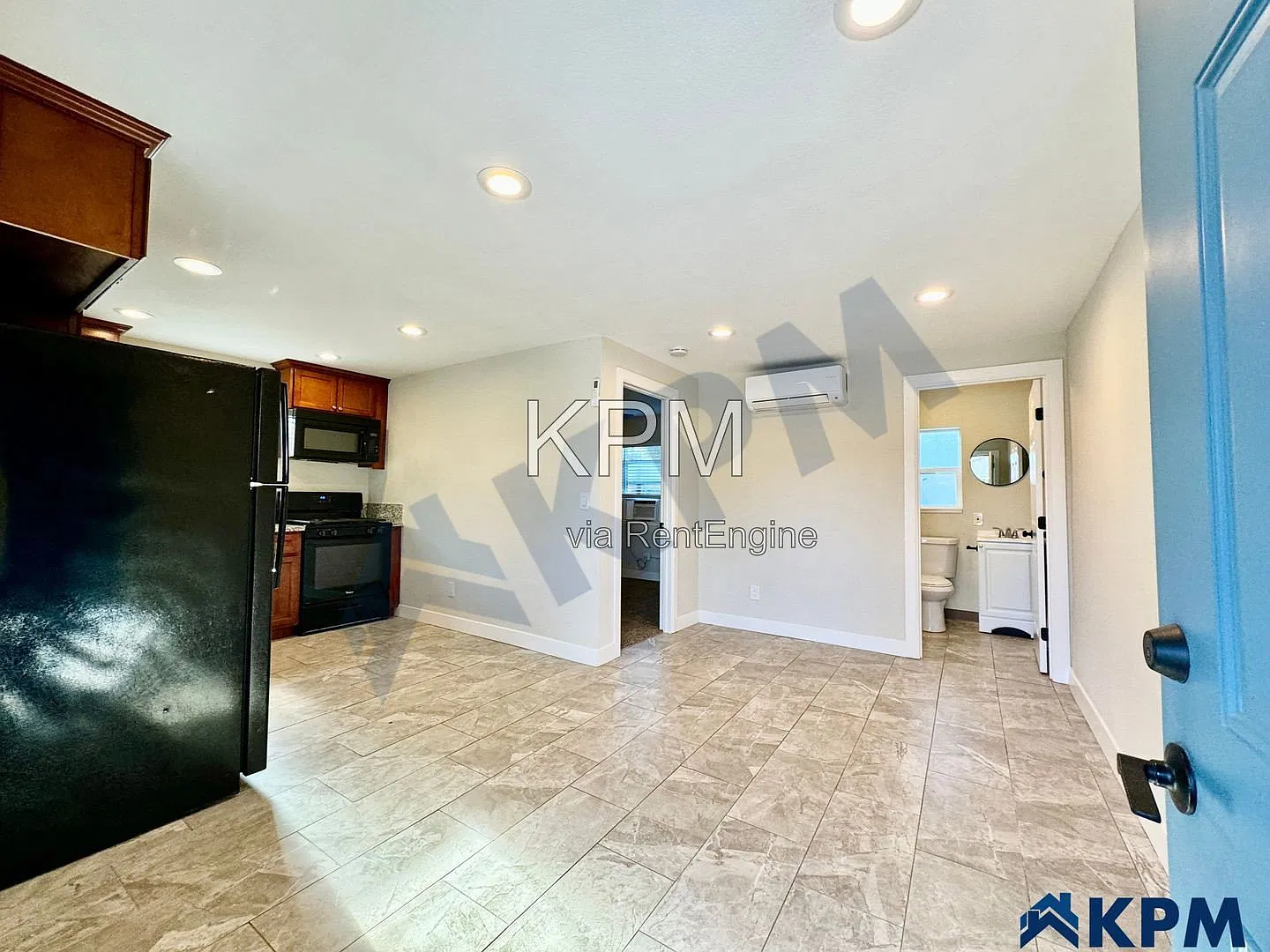 1 bed, 1.0 bath, 450 sqft, $1,395 — Photo 3