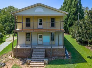 128 S Howard Ave, Landrum, SC 29356
