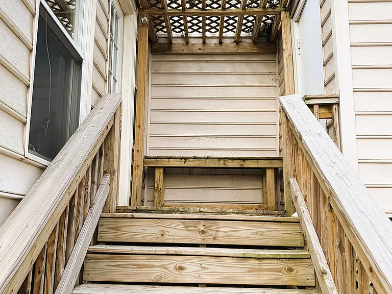 Poplar Pointe SE — Photo 22