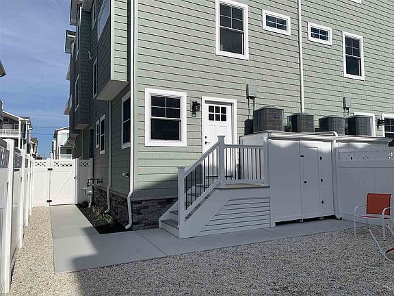 3rd image of 26 77th St #West