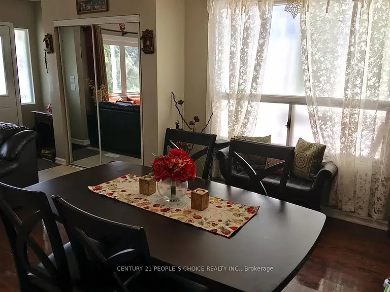 579 Northcliffe Blvd E — Photo 9