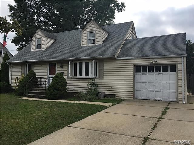 2nd image of 12 Mayfair Ln