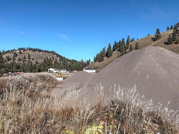 5th image of 43640 Highway 200 E