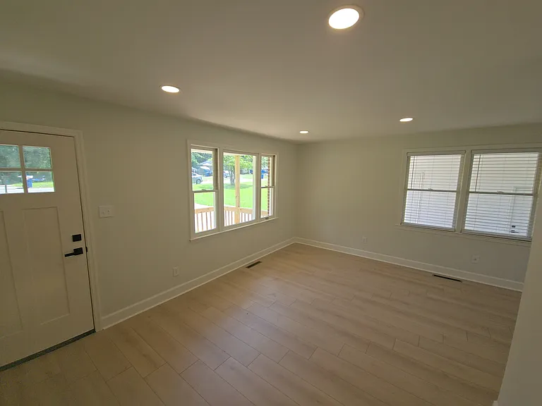 509 Beechwood Cir — Photo 10