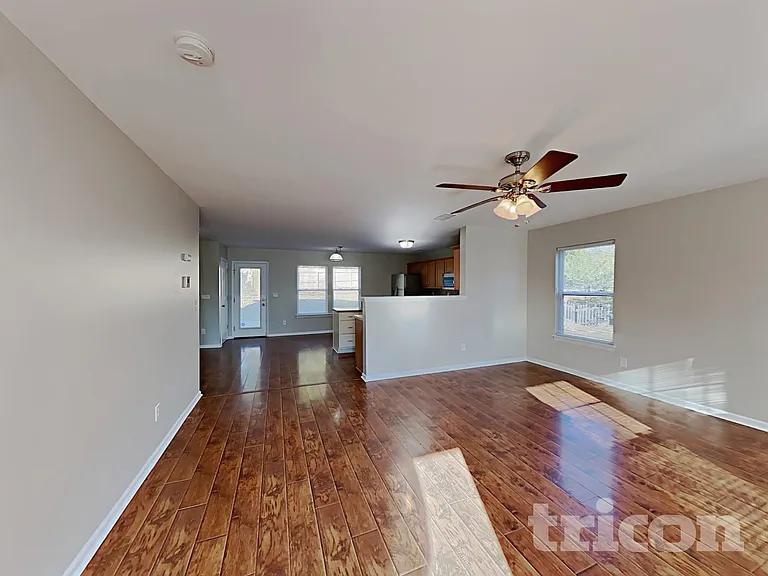 501 Sawtooth Oak Dr — Photo 3