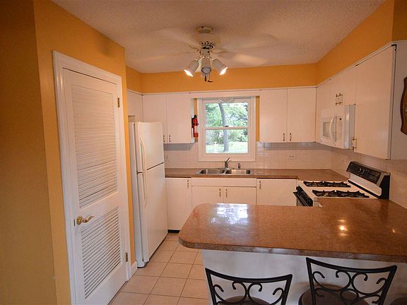 5th image of 945 N Forestlane Dr