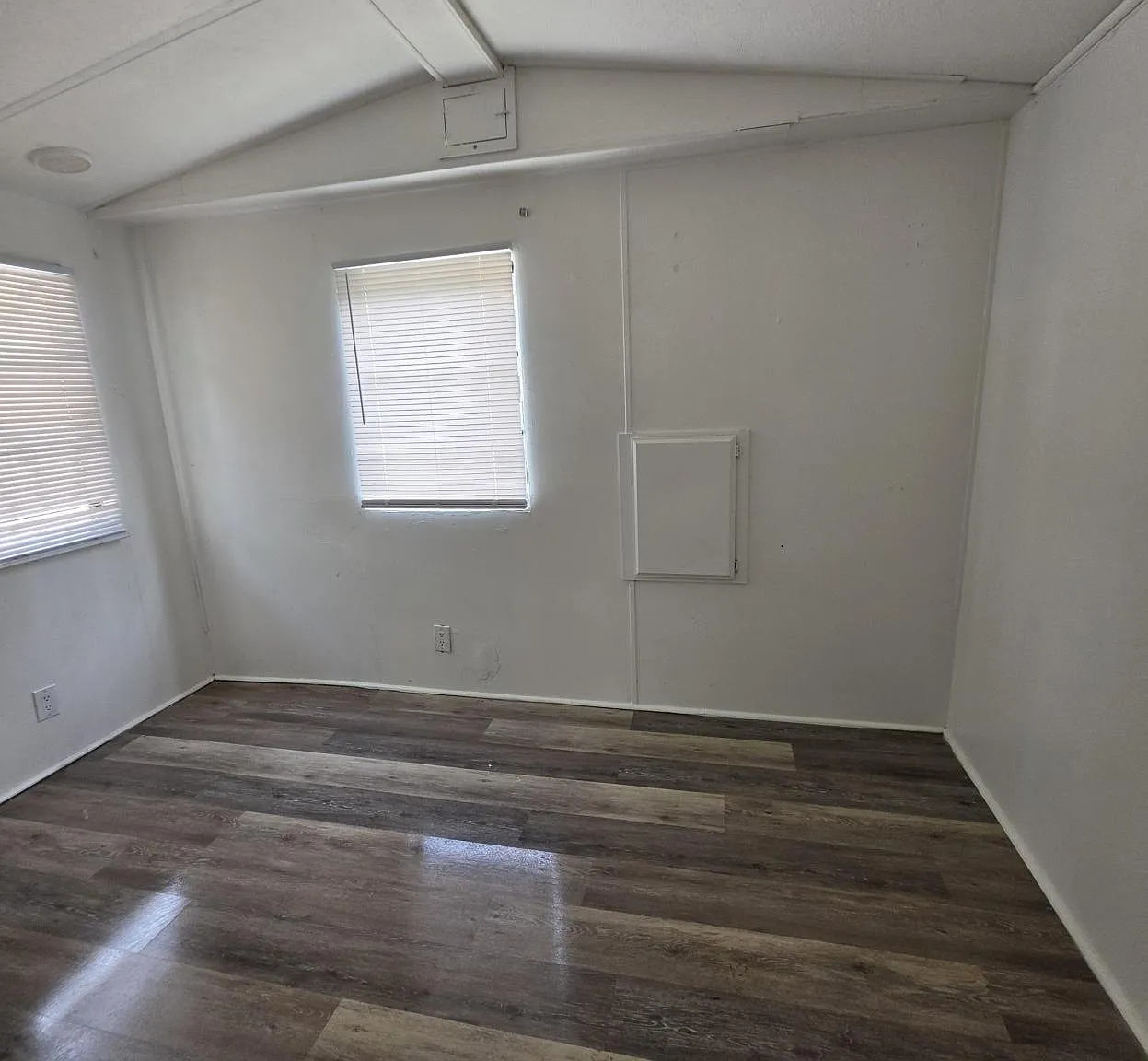1 bed, $916 — Photo 4