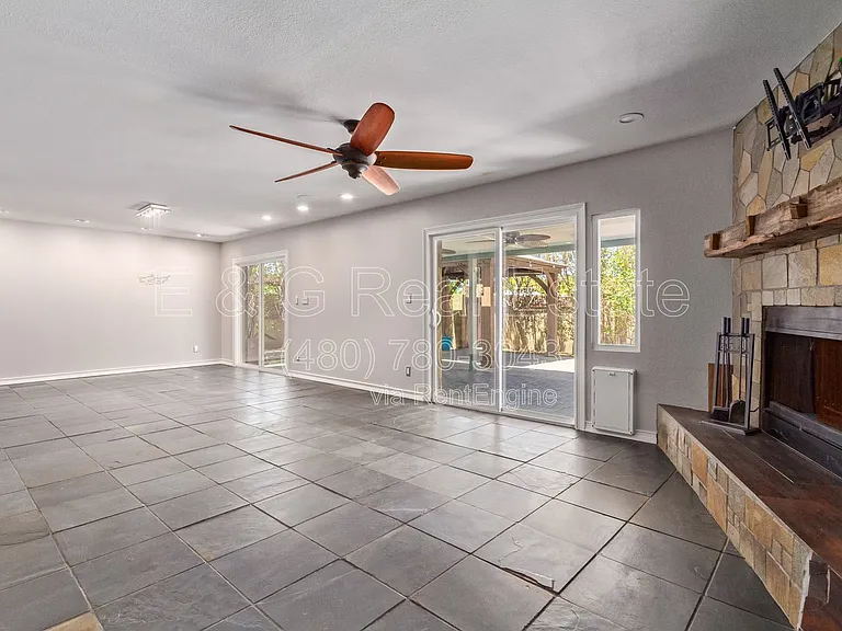 1640 E La Jolla Dr — Photo 6