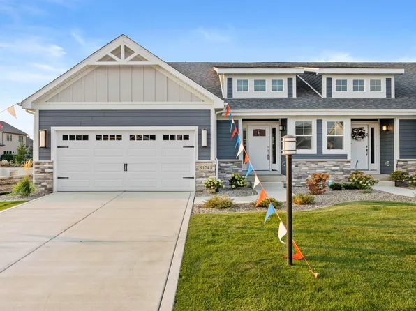 9174 Hickory Pl, Saint John, IN 46373