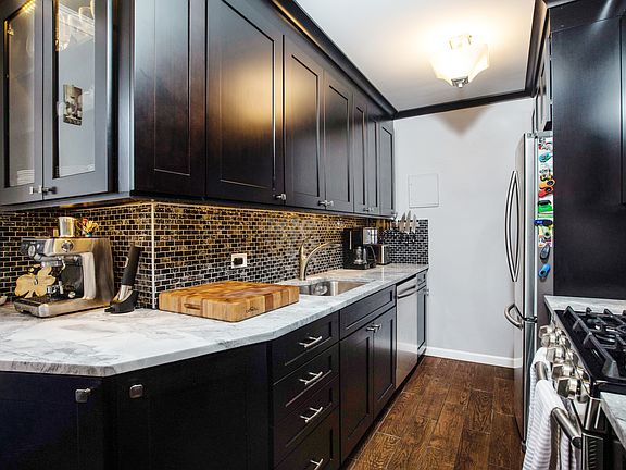 3rd image of 5 Bryant Cres APT 1D