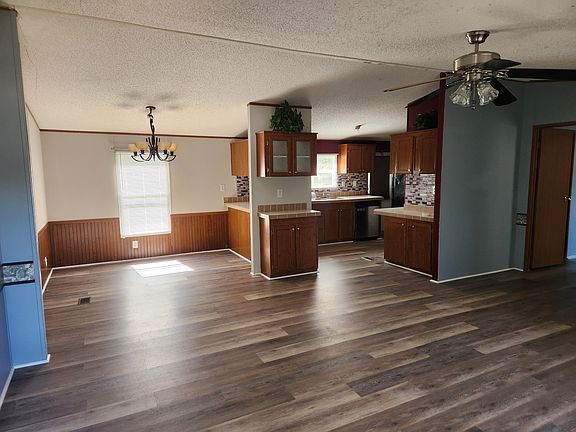 2nd image of 128 Ironwood Rd