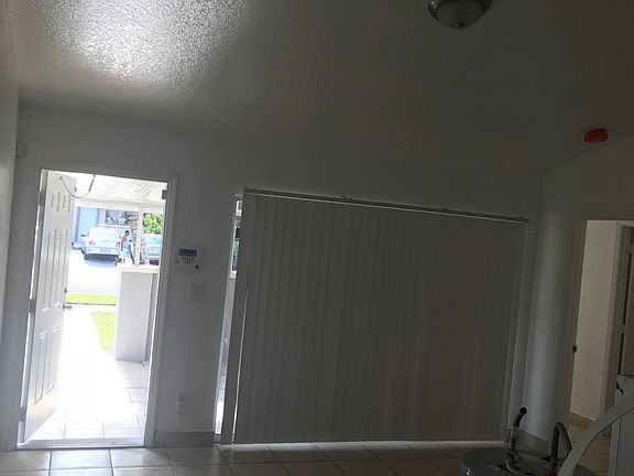 5th image of 20420 NW 33rd Ct