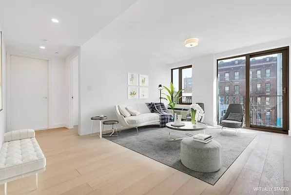 Rented by Larisa Elchananov, LREB | media 20