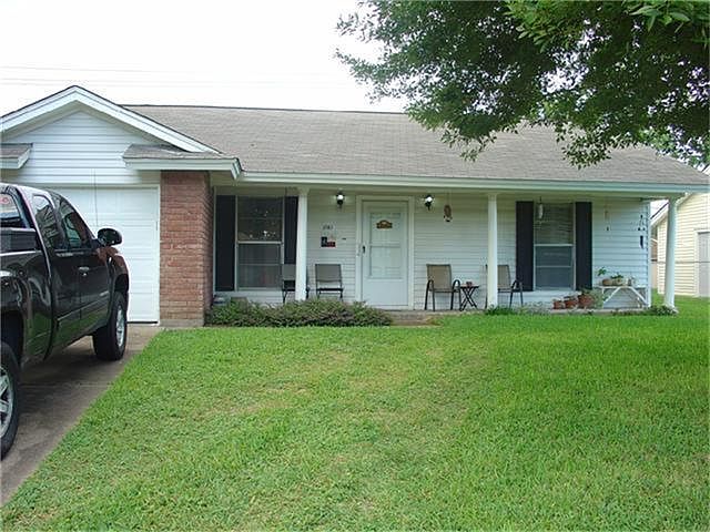 Look at this curb appeal!