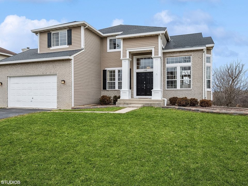 1st image of 1700 Somerset Ln