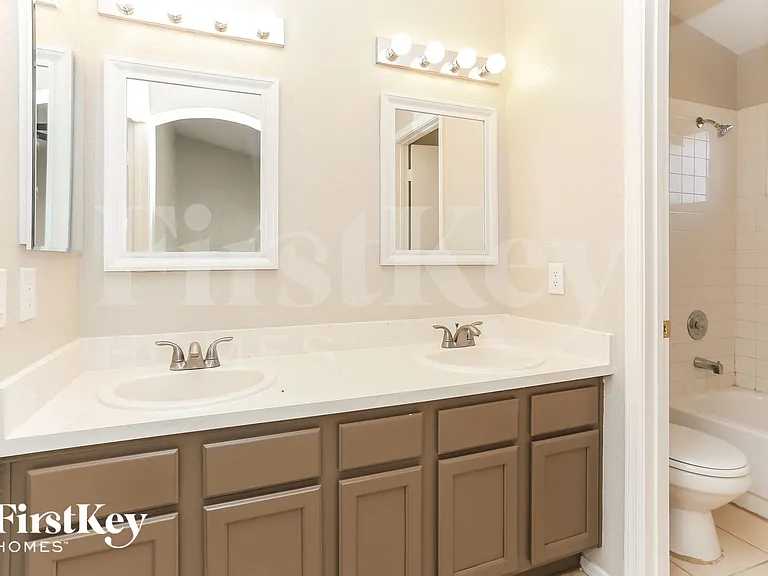 5008 Camino Del Santo Pkwy — Photo 9