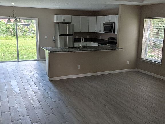 2nd image of 623 Grant Ave