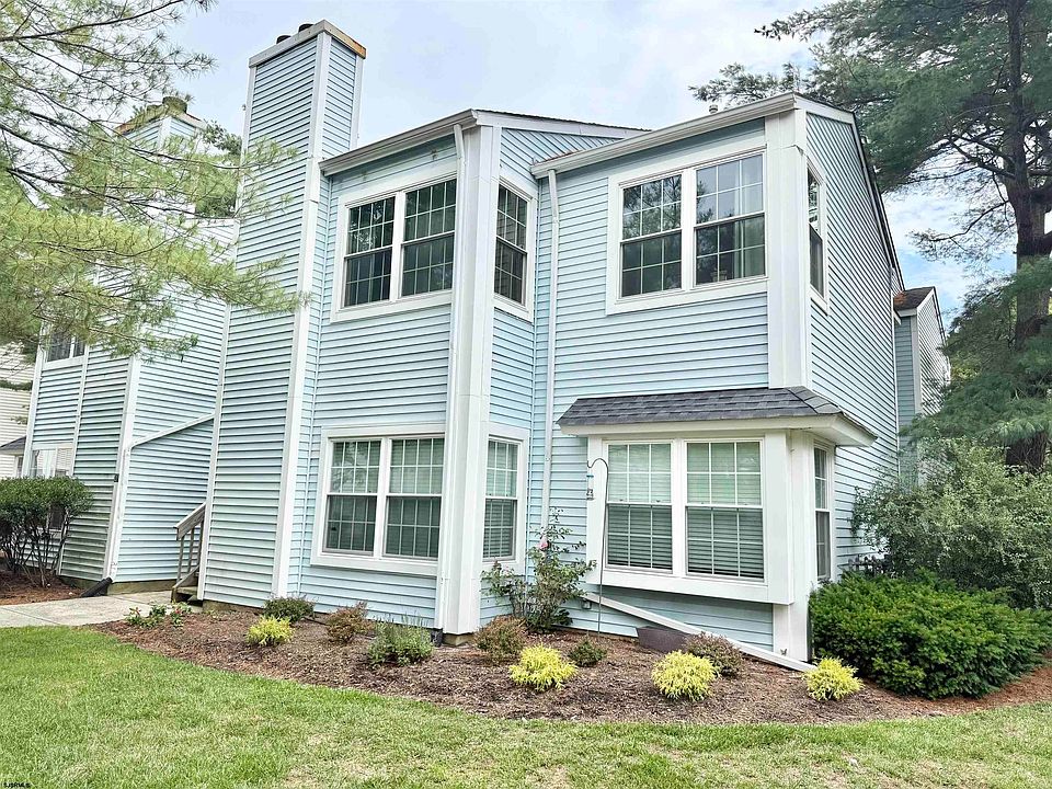 1st image of 156 Driftwood Ct #156