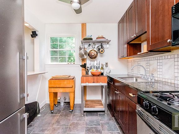 4th image of 737 N Broadway APT 3C