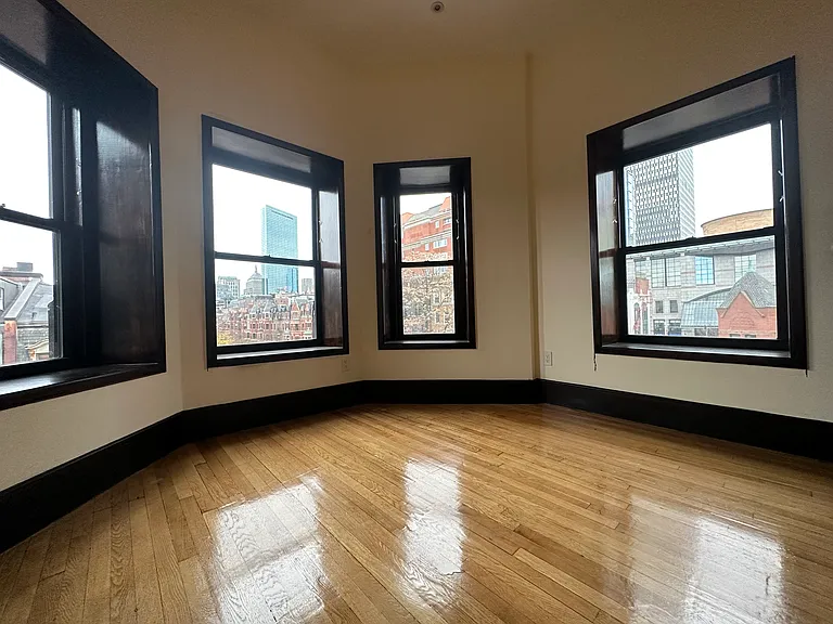 36 Gloucester St #3 — Photo 7