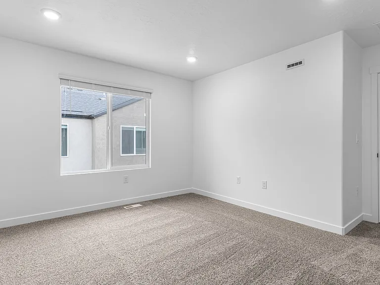 651 N 1850 E — Photo 18
