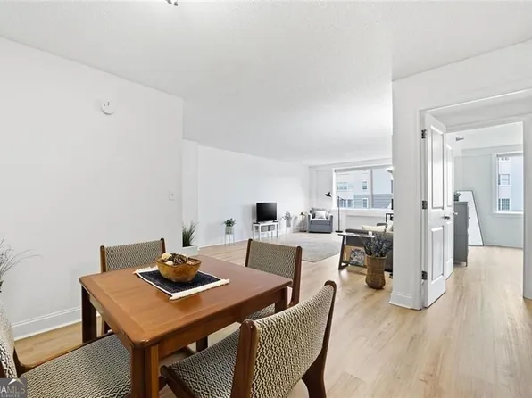 2479 Peachtree Rd NE APT 303, Atlanta, GA 30305