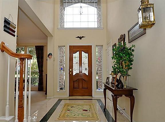 2nd image of 2512 Suntree Ln