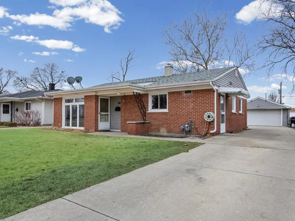 88 W Wayne Pl, Wheeling, IL 60090